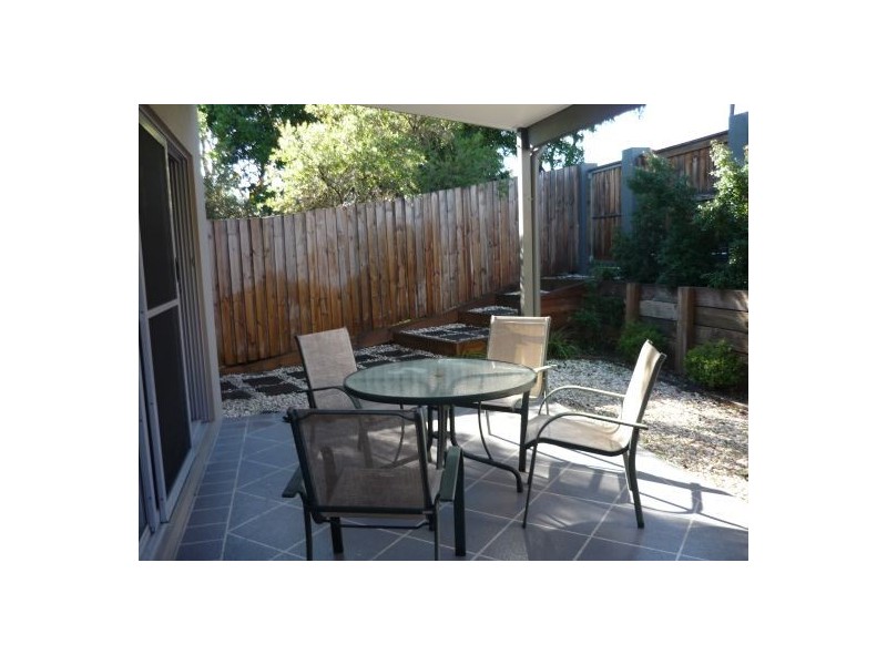 27 Bridwood Road, Holland Park QLD 4121