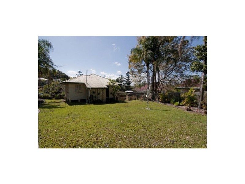 6 Diamond St, Holland Park QLD 4121