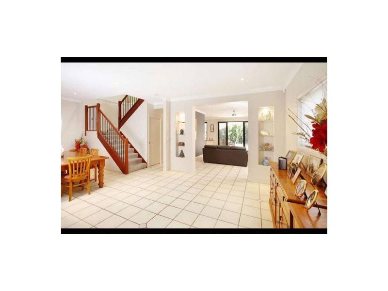 1 Isles Rd, Indooroopilly QLD 4068