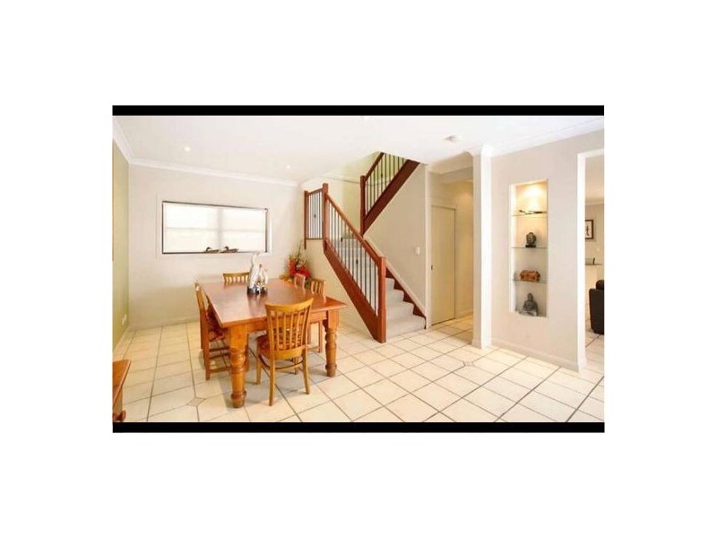 1 Isles Rd, Indooroopilly QLD 4068