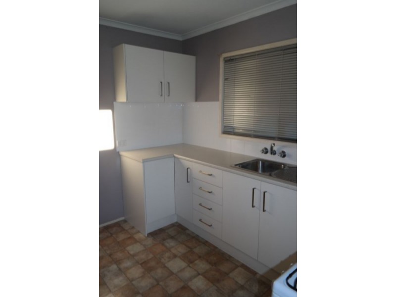 2/18 Roseglen Street, Greenslopes QLD 4120