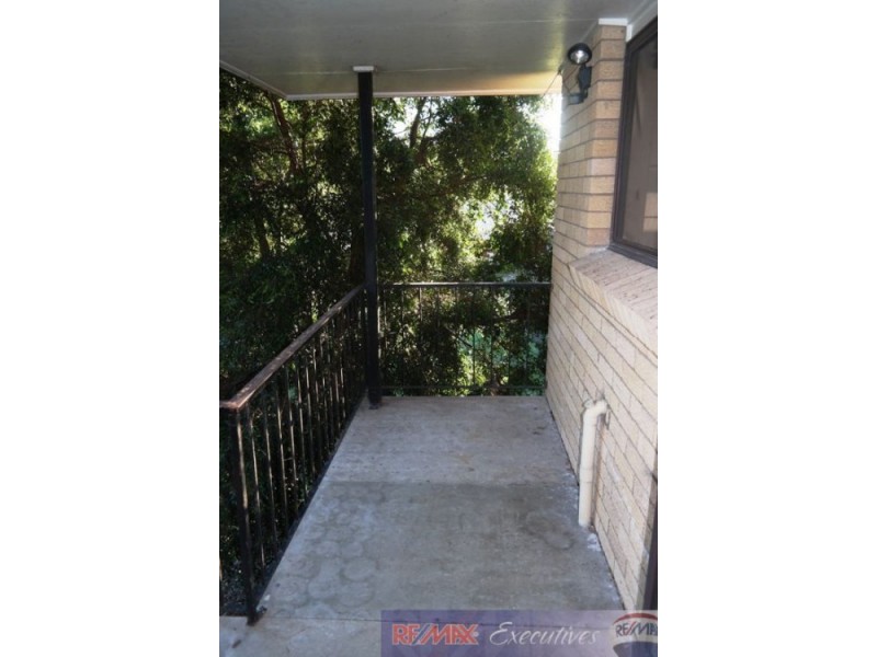 2/18 Roseglen Street, Greenslopes QLD 4120