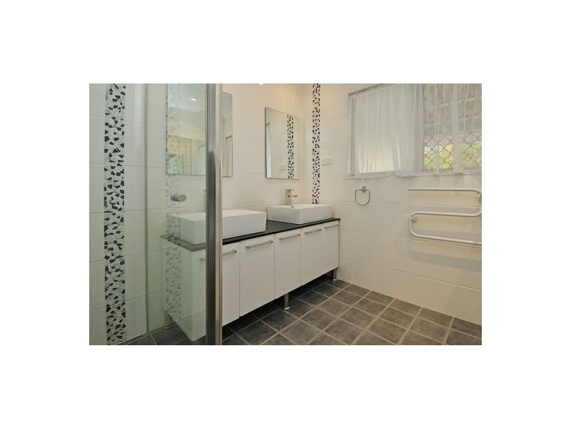 67 Greenmeadow Road, Mansfield QLD 4122