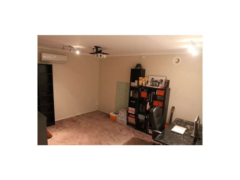 16 Spanish Crt, Carindale QLD 4152