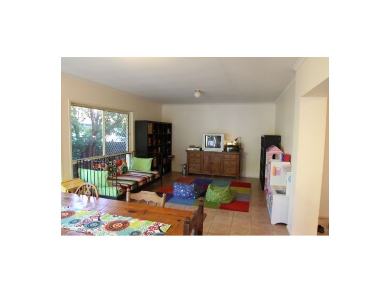 16 Spanish Crt, Carindale QLD 4152