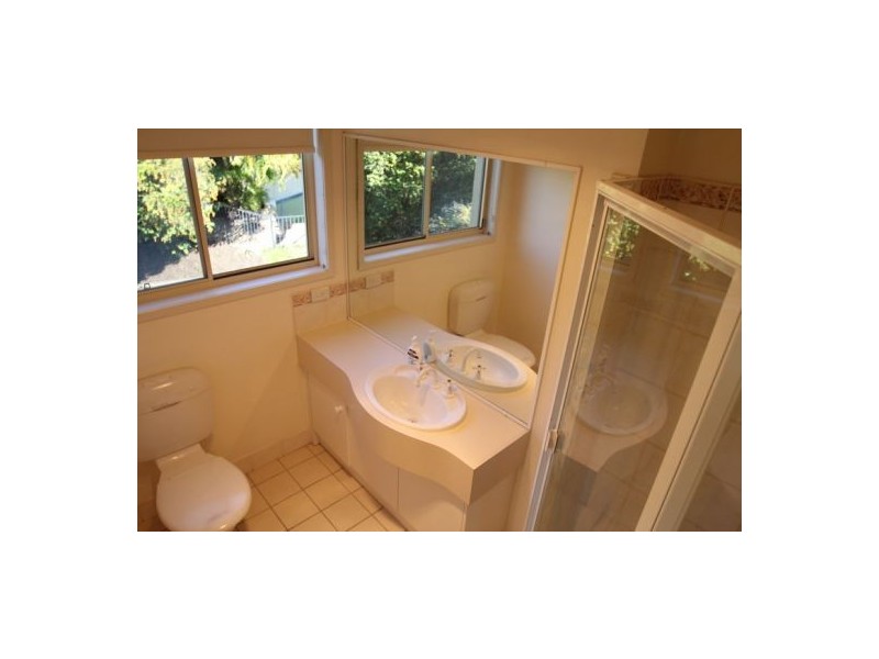 16 Spanish Crt, Carindale QLD 4152