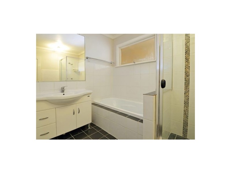 406 Richmond Rd, Cannon Hill QLD 4170