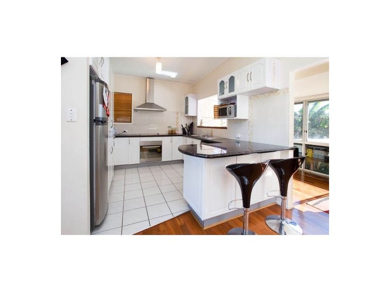 25 Danina St, Mansfield QLD 4122