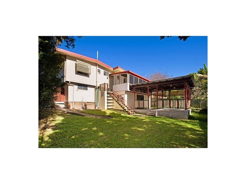 25 Danina St, Mansfield QLD 4122