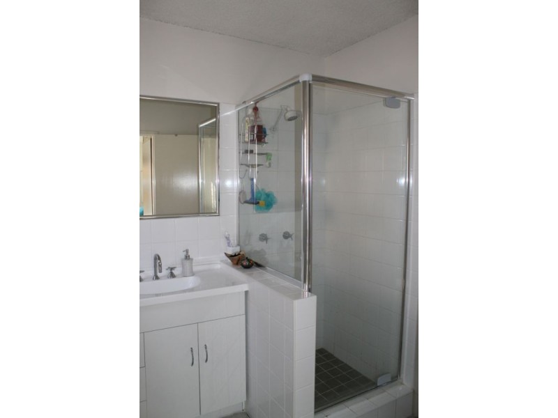 2/31 Robinson Street, Coorparoo QLD 4151