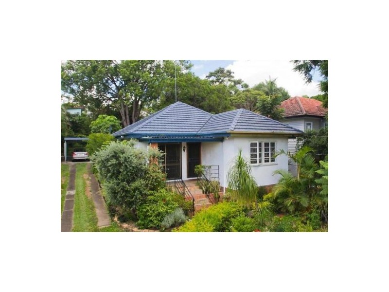 29 Iris St, Holland Park West QLD 4121
