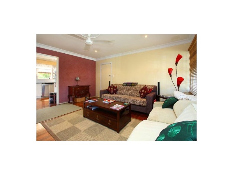 25 Shirland Street, Macgregor QLD 4109
