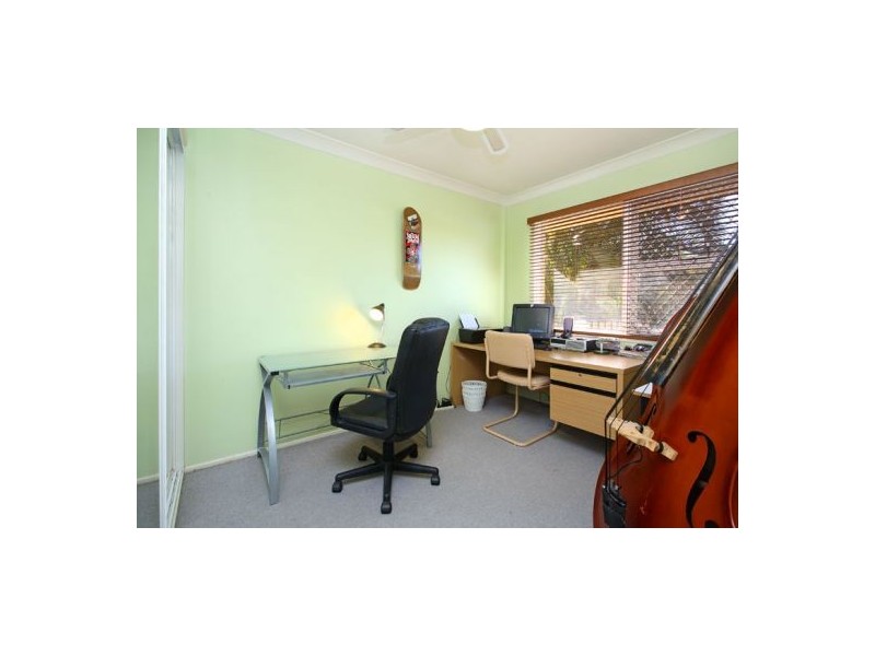 25 Shirland Street, Macgregor QLD 4109