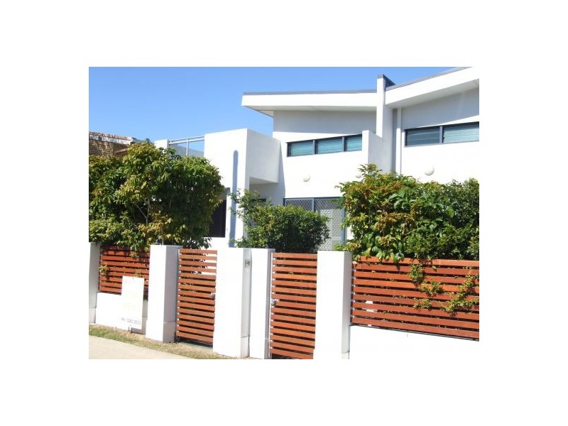 2/3 MacDonnell Road, Margate QLD 4019