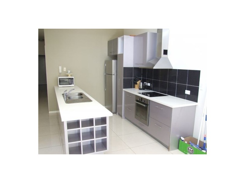 2/3 MacDonnell Road, Margate QLD 4019