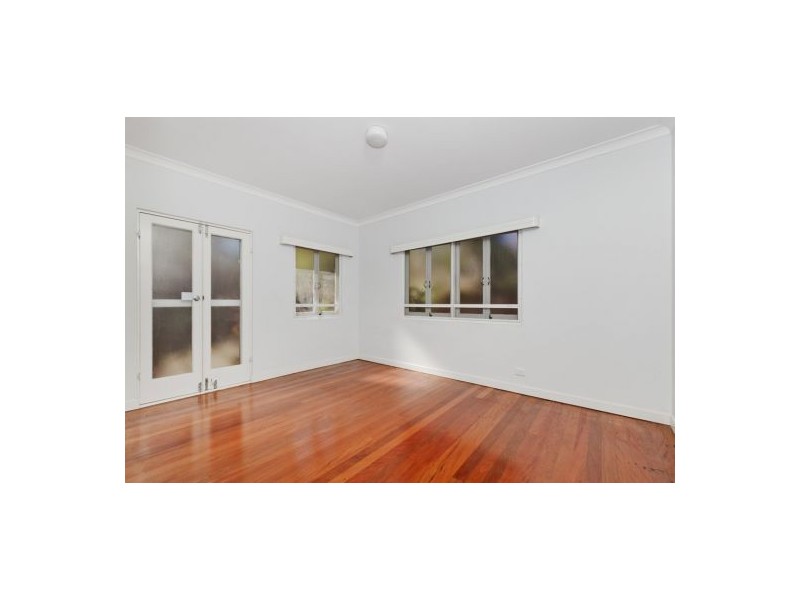 81 Douglas street, Greenslopes QLD 4120