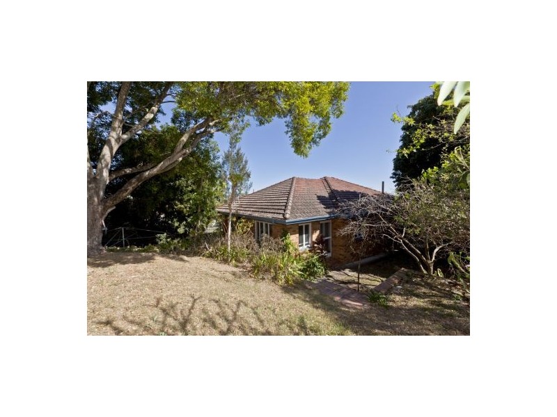 81 Douglas street, Greenslopes QLD 4120