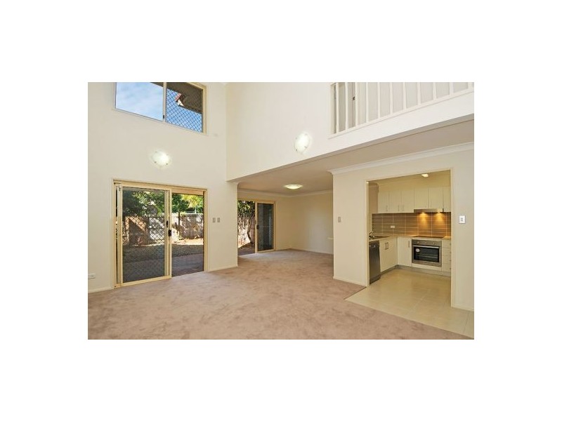 2 / 118  Chester Road, Annerley QLD 4103