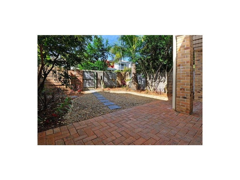 2 / 118  Chester Road, Annerley QLD 4103
