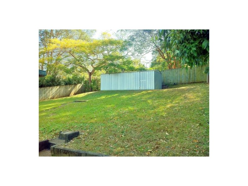 86 Nursery Road, Holland Park West QLD 4121