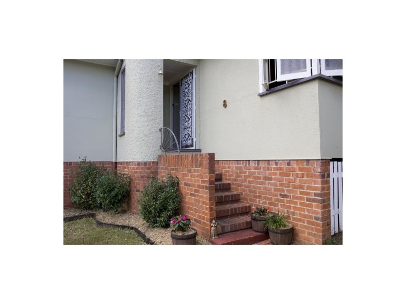 8 Avesnes Street, Holland Park QLD 4121