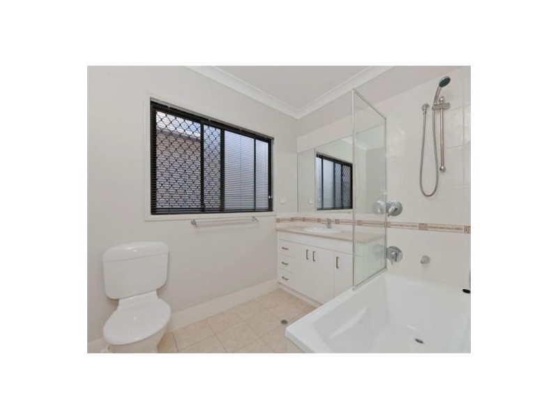 18 Hill Park Lane, Mount Gravatt East QLD 4122