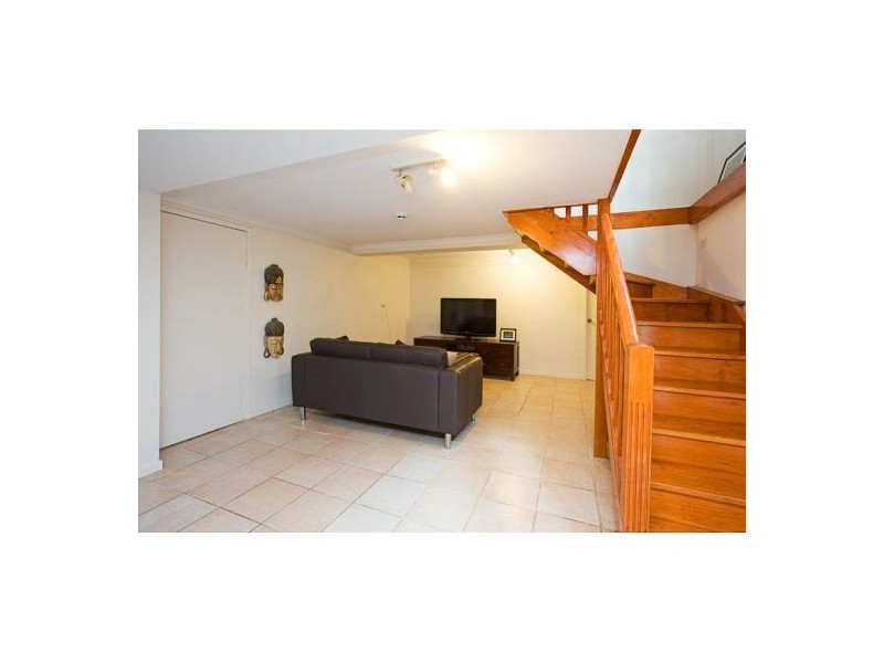61 Valetta St, Manly QLD 4179