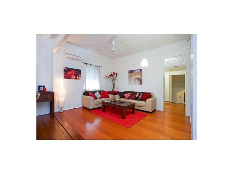 61 Valetta St, Manly QLD 4179
