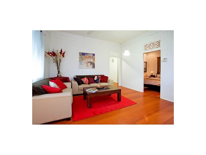 61 Valetta St, Manly QLD 4179