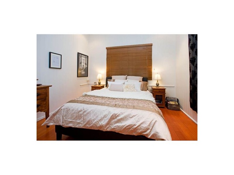 61 Valetta St, Manly QLD 4179