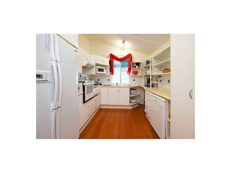 61 Valetta St, Manly QLD 4179