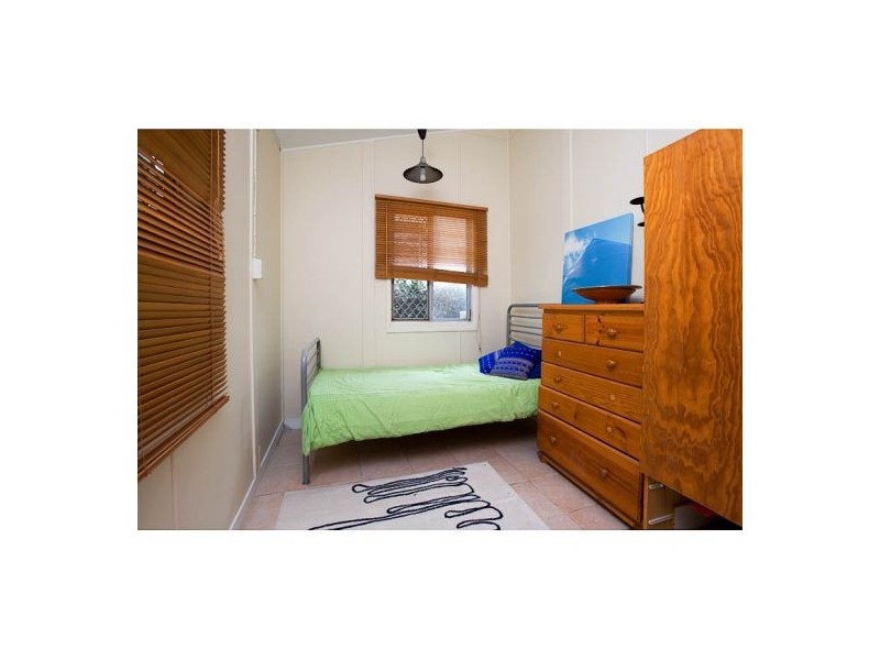 61 Valetta St, Manly QLD 4179