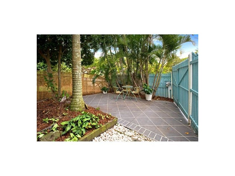 61 Valetta St, Manly QLD 4179