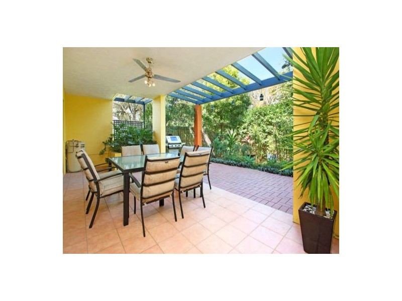 1/87 Victoria Terrace, Greenslopes QLD 4120