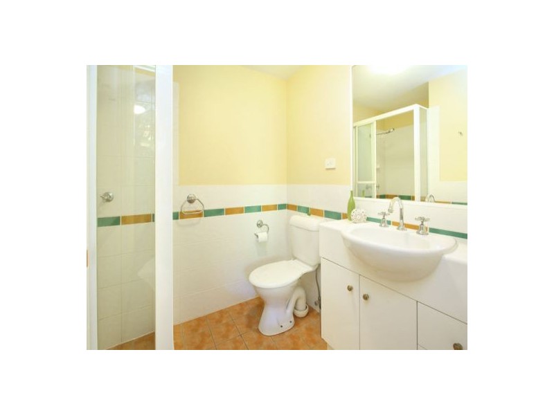 1/87 Victoria Terrace, Greenslopes QLD 4120