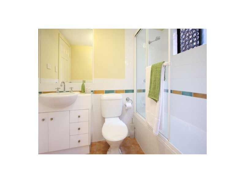 1/87 Victoria Terrace, Greenslopes QLD 4120