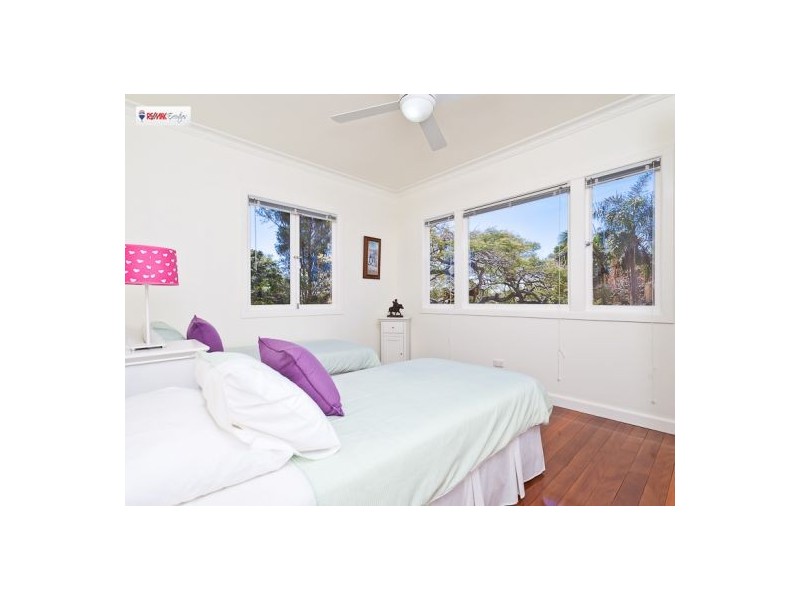 16 Mulsanne Street, Holland Park West QLD 4121