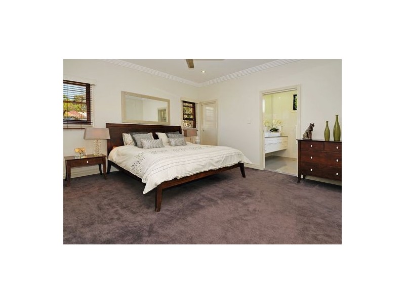 27 Meridian Street, Coorparoo QLD 4151