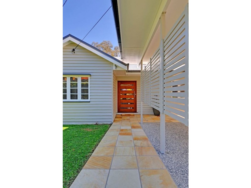 27 Meridian Street, Coorparoo QLD 4151