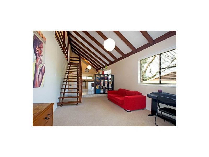 97 Crewe St, Mount Gravatt East QLD 4122
