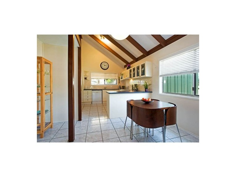 97 Crewe St, Mount Gravatt East QLD 4122