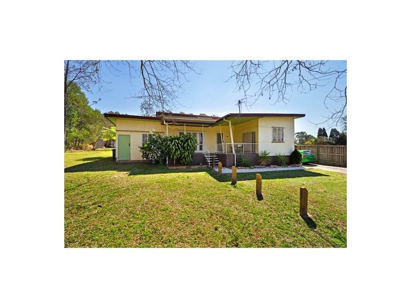 235 Stanbrough Rd, Gumdale QLD 4154