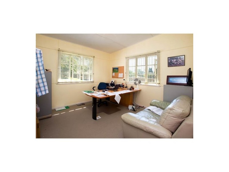 235 Stanbrough Rd, Gumdale QLD 4154