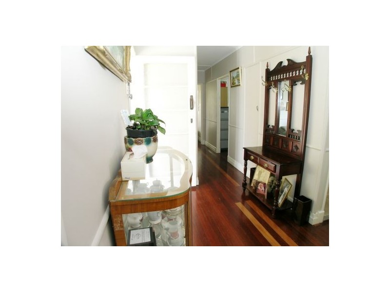 68 Arrol Street, Camp Hill QLD 4152