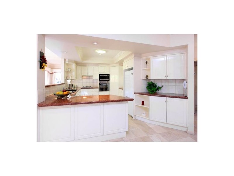 13 Carnoustie Pl, Carindale QLD 4152