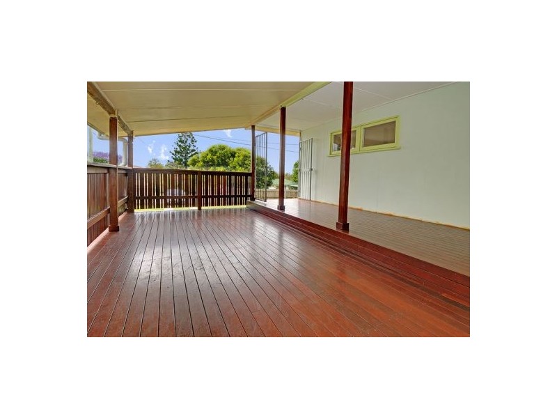 15 Curfew Street, Upper Mount Gravatt QLD 4122