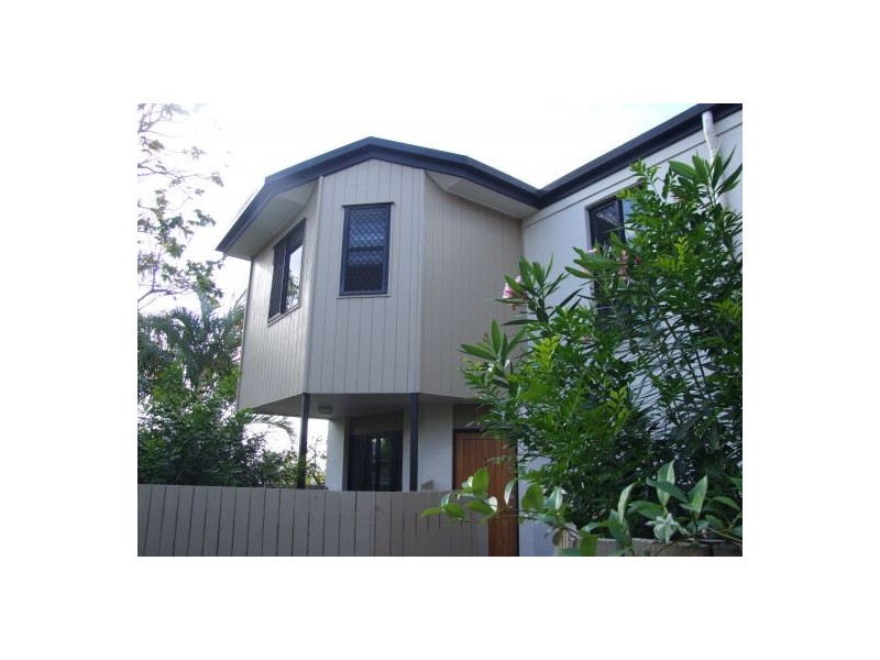 3/2 Hartley Street, Camp Hill QLD 4152