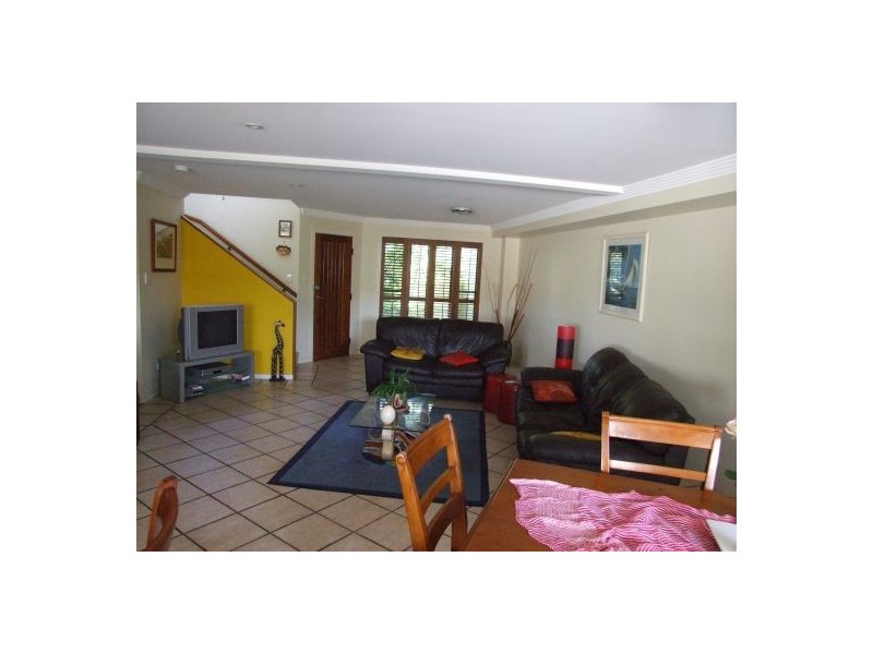 3/2 Hartley Street, Camp Hill QLD 4152
