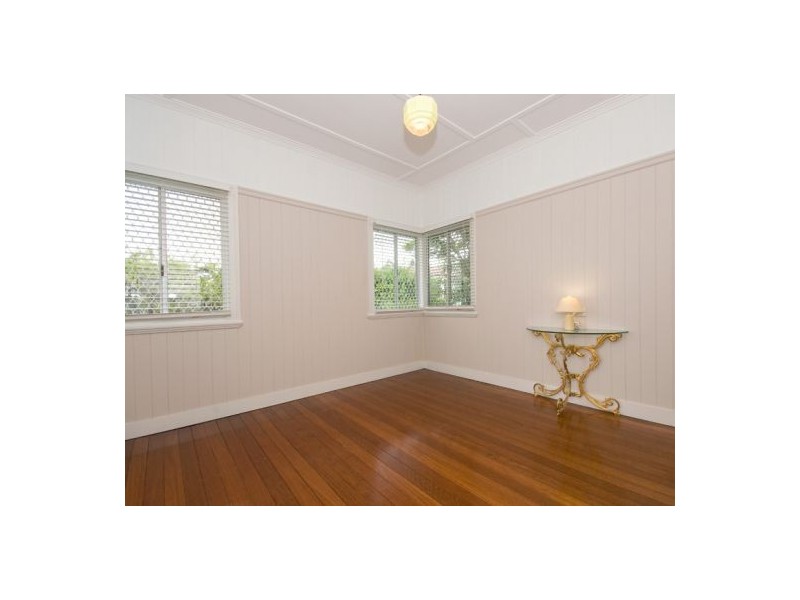 66 Abbotsleigh Street, Holland Park QLD 4121