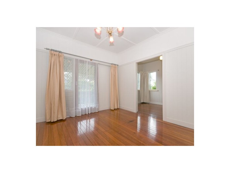 66 Abbotsleigh Street, Holland Park QLD 4121